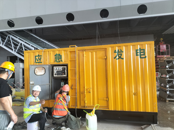 奈曼怎样判断空气滤清器是否需要更换？